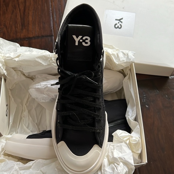 NWT Y-3 sneakers - Picture 2 of 4